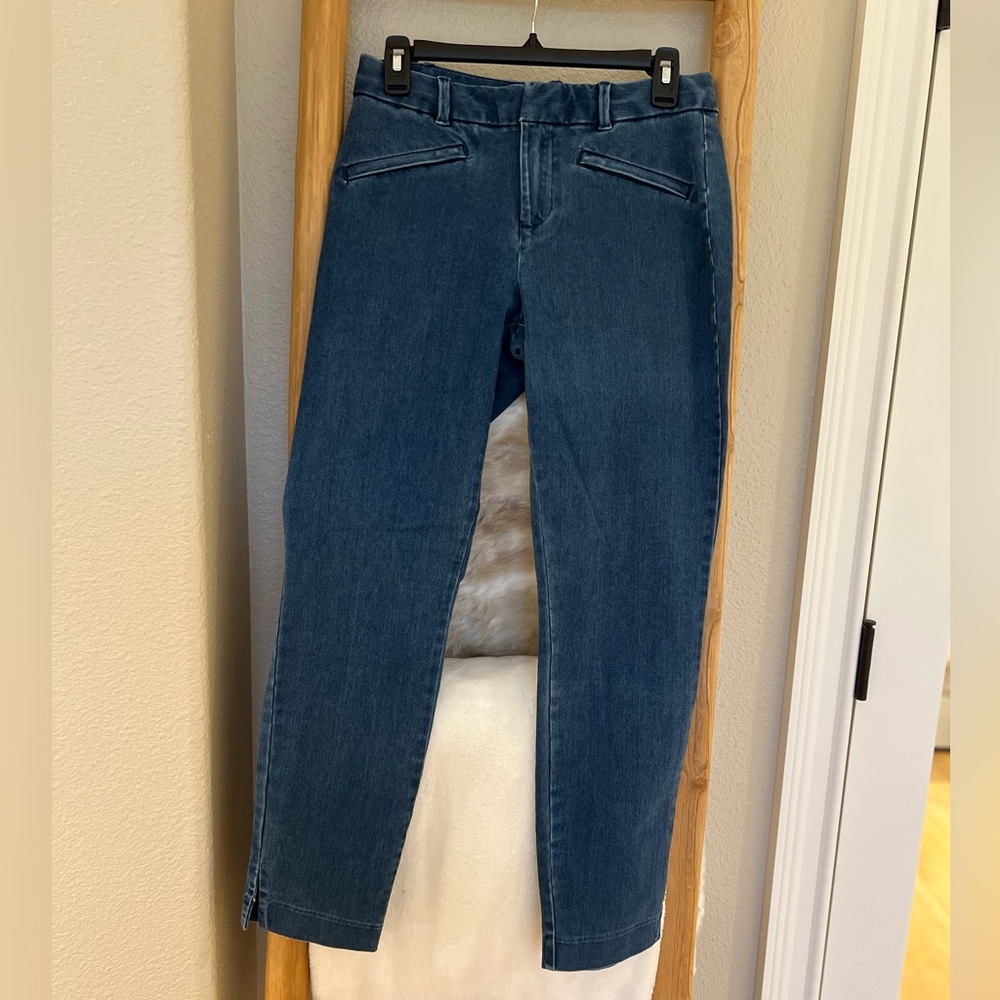 Gap Women’s Curvy Signature Skinny Ankle Jean, Size 6